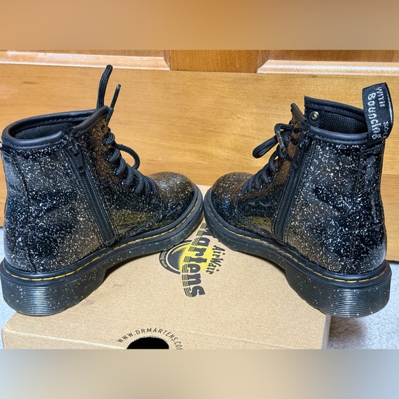 DR. MARTENS Girls 1460 Glitter Star Lace Up Boots Fashion (Little Big Kid) 13 - Picture 6 of 13